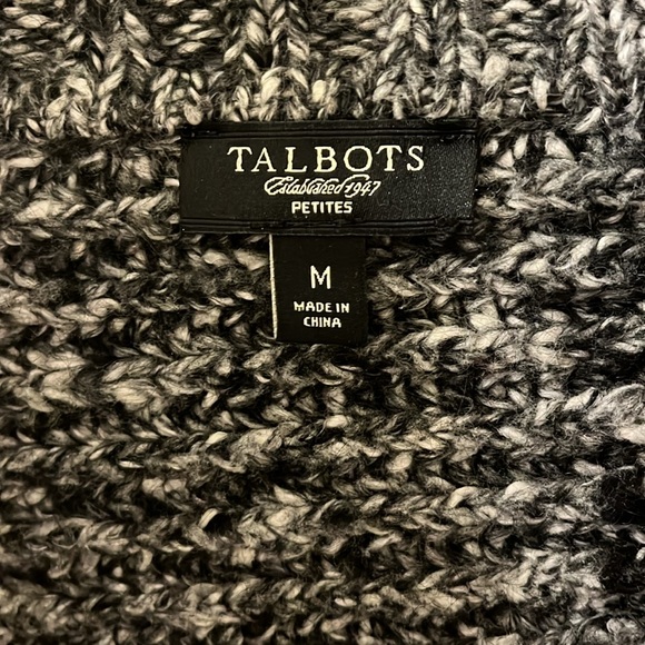 Women’s gorgeous and cozy cardigan, gently worn, smoke free home. - Picture 2 of 3